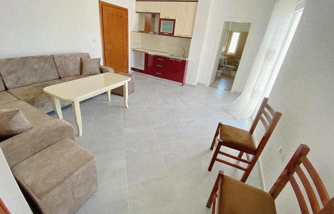 Bar-Restaurant-Hotel-Familja Klos Kültér fotó